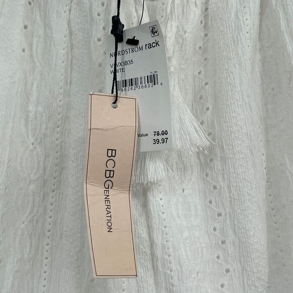 BCBGeneration White Flowy Lined Eyelet Drawstring Short XL NWT - Picture 3 of 7